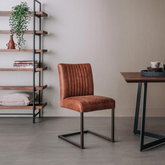 Tower Living Eetkamerstoel Ferro - Microvezel Savannah Light Brown Sfeerfoto (2)