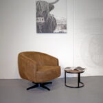 Fauteuil Macone - Eco leer Bull 28 Cognac Vooraanzicht Schuin Sfeerfoto