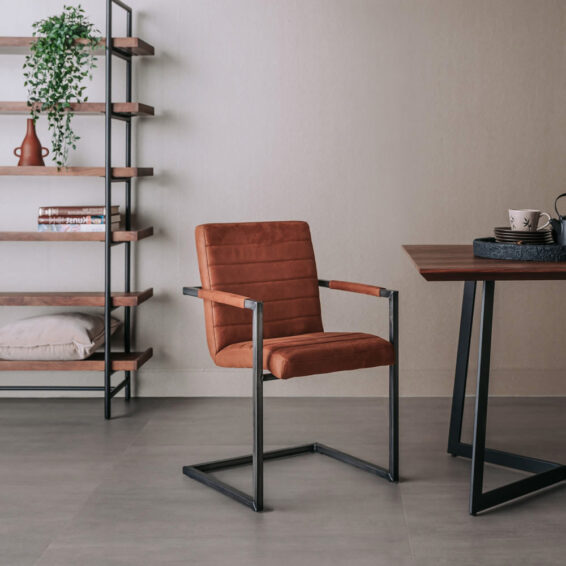 Tower Living Eetkamerstoel Rocca Eco Leer Bull Cognac Sfeerfoto